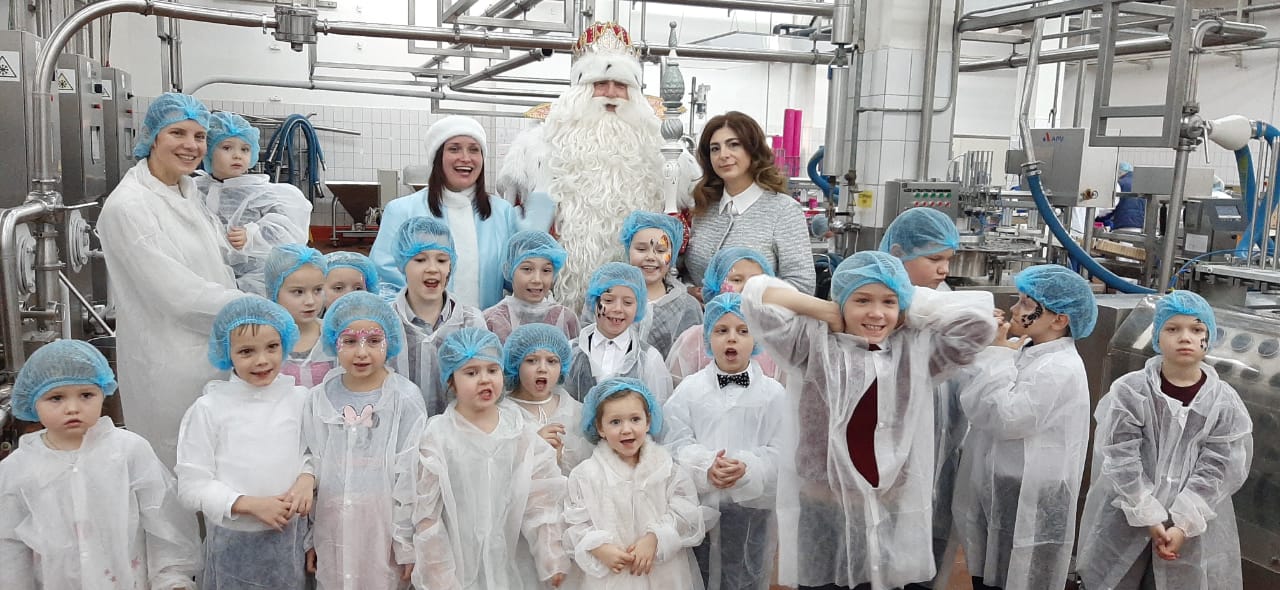 Главный Дед Мороз страны посетил производителя легендарного мороженого «Баскин Роббинс»