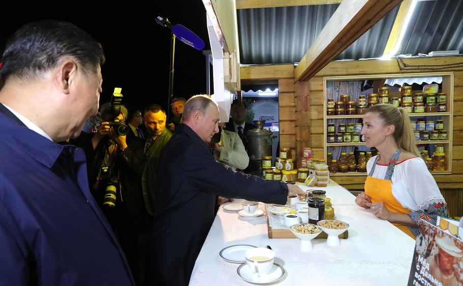 Оценённый Путиным мёд будут продавать по франшизе