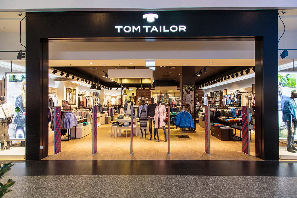 Tom go to shop. Tom Tailor 85917. Tom Tailor 63576. Tom Tailor 1032478. Том Тейлор магазин.